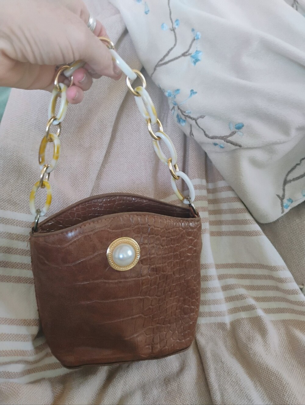 Vintage Pearl Lady Bag, Chain Link Clutch Faux Embossed Leather